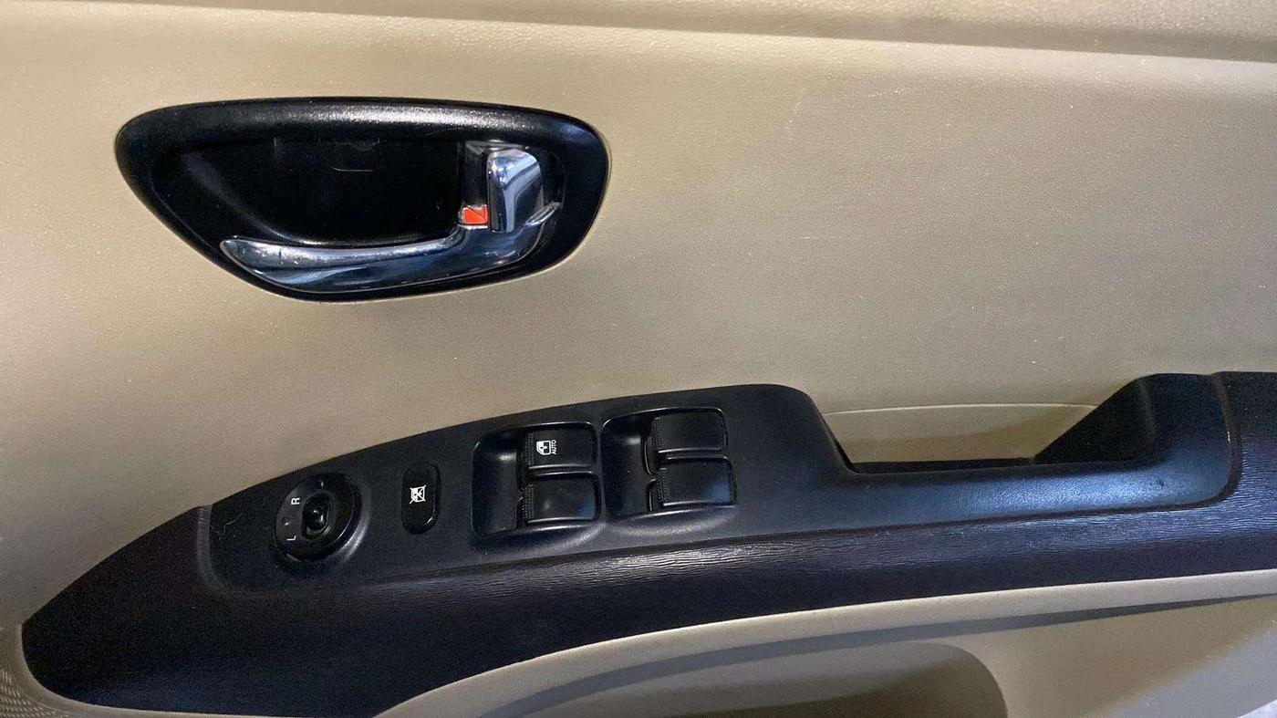 2013 Hyundai i10 SPORTZ 1.2, Petrol, Manual, 41,634 km, Driver Side Door Panels Control