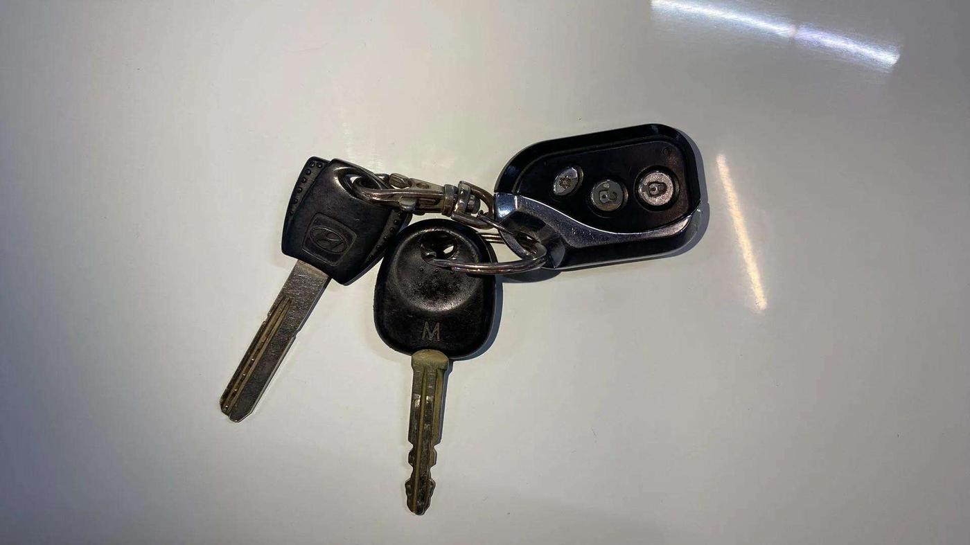 2013 Hyundai i10 SPORTZ 1.2, Petrol, Manual, 41,634 km, Key Close Up