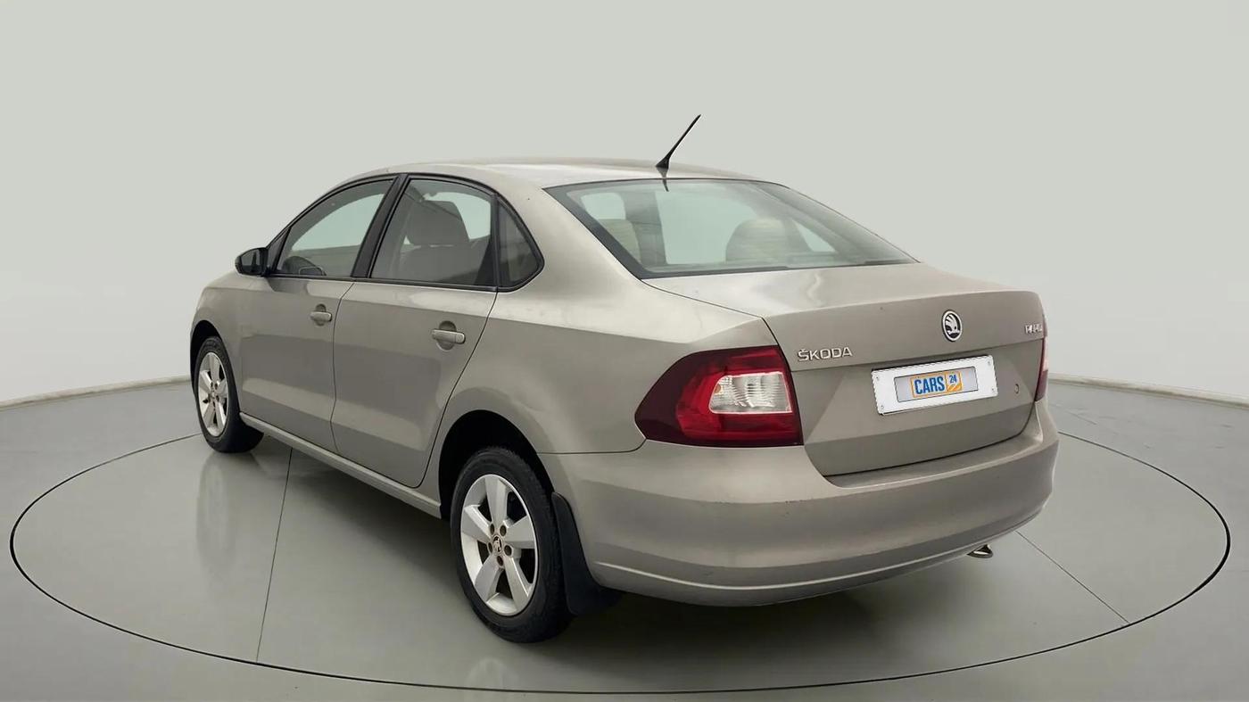 2015 Skoda Rapid AMBITION 1.6 MPI MT, Petrol, Manual, 50,713 km, Left Back Diagonal