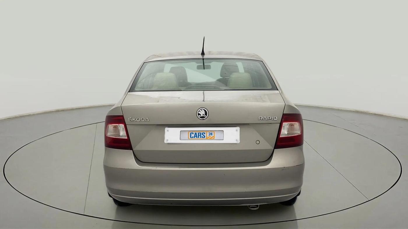 2015 Skoda Rapid AMBITION 1.6 MPI MT, Petrol, Manual, 50,713 km, Back/Rear