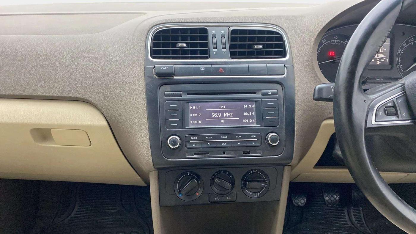 2015 Skoda Rapid AMBITION 1.6 MPI MT, Petrol, Manual, 50,713 km, Air Conditioner