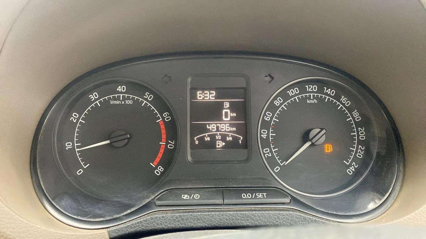 2015 Skoda Rapid AMBITION 1.6 MPI MT, Petrol, Manual, 50,713 km, Odometer Image