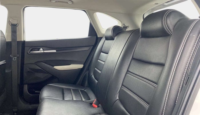 2022 KIA SELTOS HTK PLUS 1.5 DIESEL IMT, Diesel, Manual, 35,600 km, Right Side Rear Door Cabin