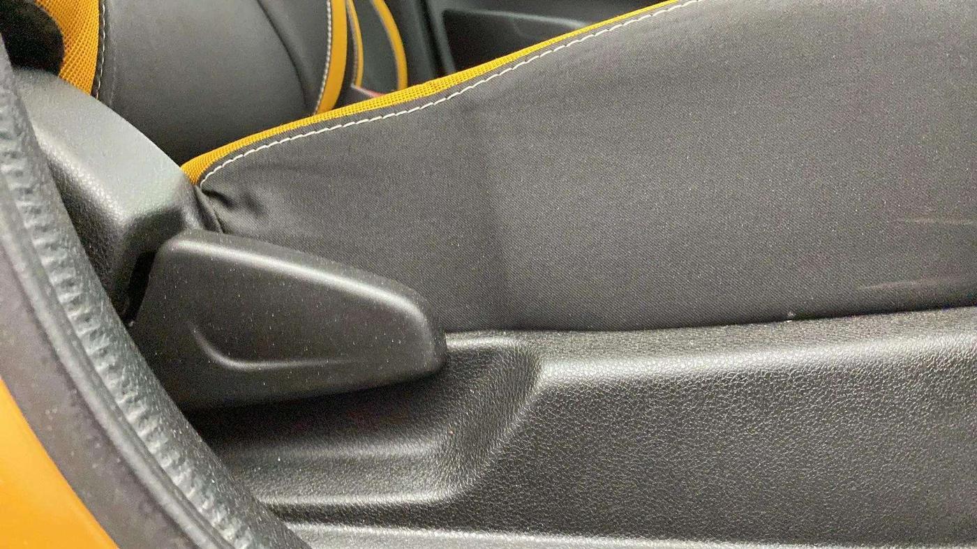2023 Renault Kwid CLIMBER 1.0 AMT Dual Tone , Petrol, Automatic, 5,259 km, Driver Side Adjustment Panel