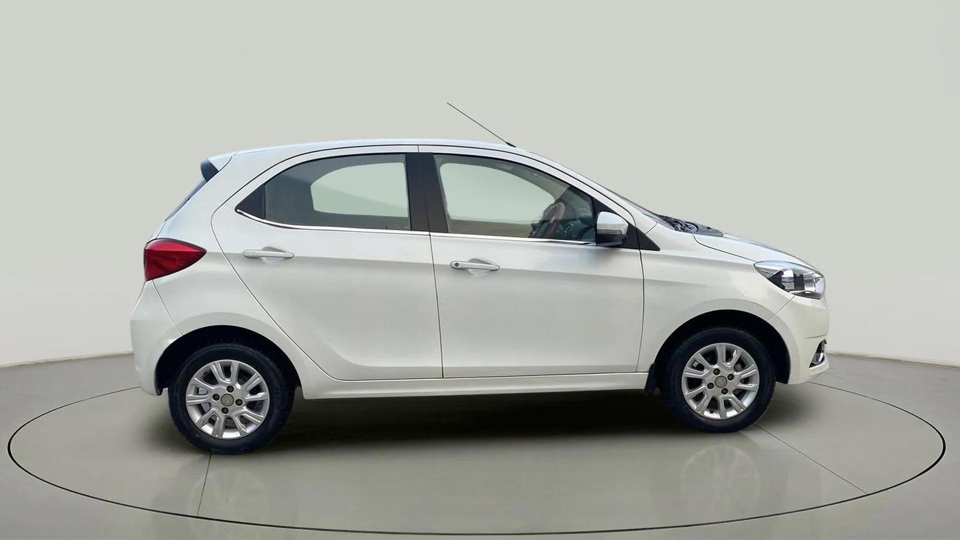 2018 Tata Tiago XZ PETROL, Petrol, Manual, 25,959 km, Right Side View