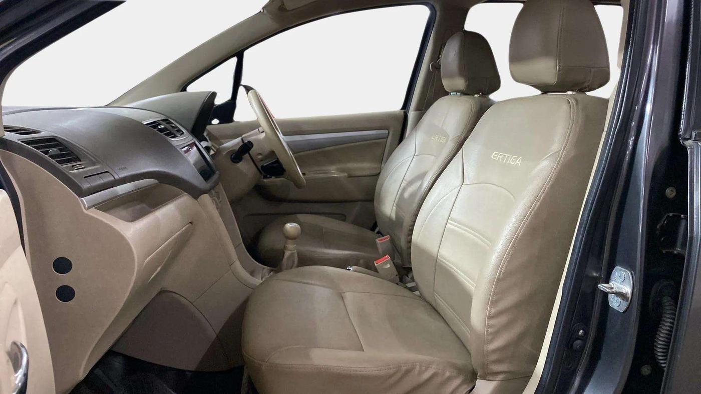 2016 Maruti Ertiga ZXI+, Petrol, Manual, 42,119 km, Right Side Front Door Cabin