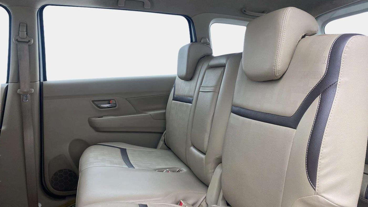 2019 Maruti Ertiga ZDI+ 1.5, Diesel, Manual, 60,244 km, Right Side Rear Door Cabin