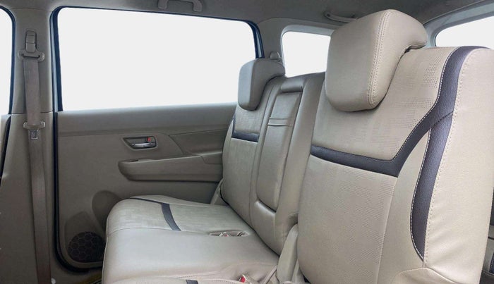 2019 Maruti Ertiga ZDI+ 1.5, Diesel, Manual, 60,244 km, Right Side Rear Door Cabin