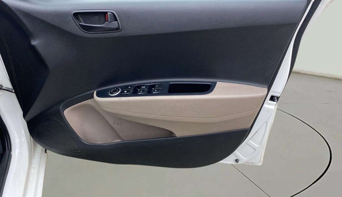 2016 Hyundai Grand i10 MAGNA 1.2 KAPPA VTVT, CNG, Manual, 28,538 km, Driver Side Door Panels Control