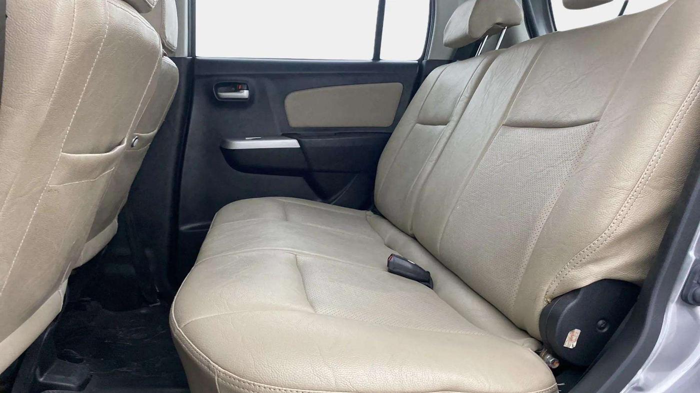 2016 Maruti Wagon R 1.0 VXI AMT, Petrol, Automatic, 66,964 km, Right Side Rear Door Cabin