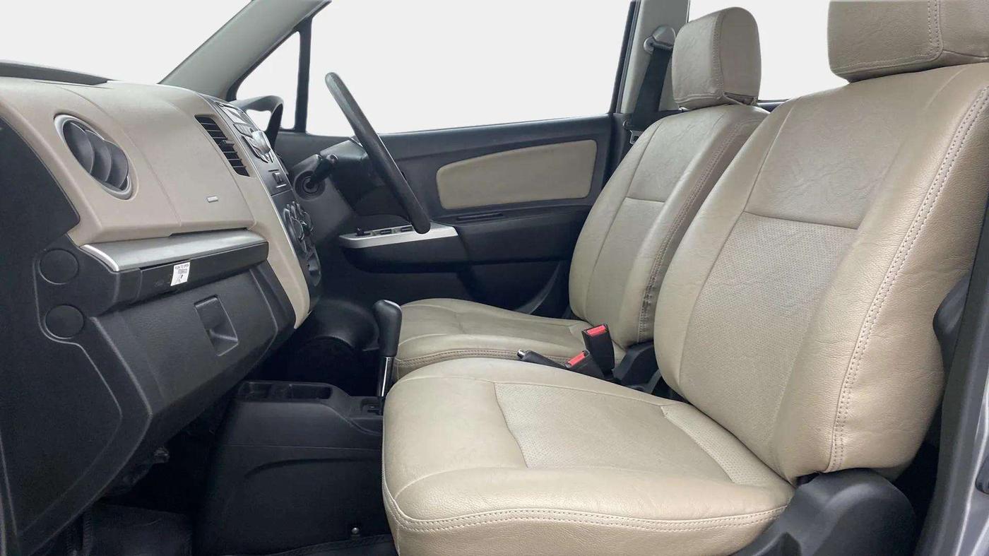 2016 Maruti Wagon R 1.0 VXI AMT, Petrol, Automatic, 66,964 km, Right Side Front Door Cabin