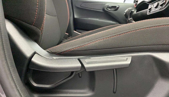 2022 Hyundai GRAND I10 NIOS MAGNA CORPORATE EDITION AMT 1.2 KAPPA VTVT, Petrol, Automatic, 5,207 km, Driver Side Adjustment Panel