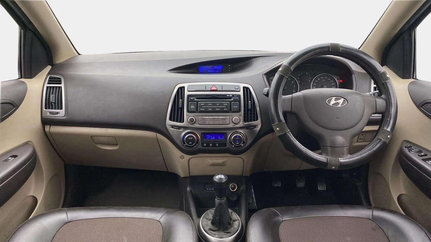 2013 Hyundai i20 MAGNA 1.2, Petrol, Manual, 60,511 km, Dashboard