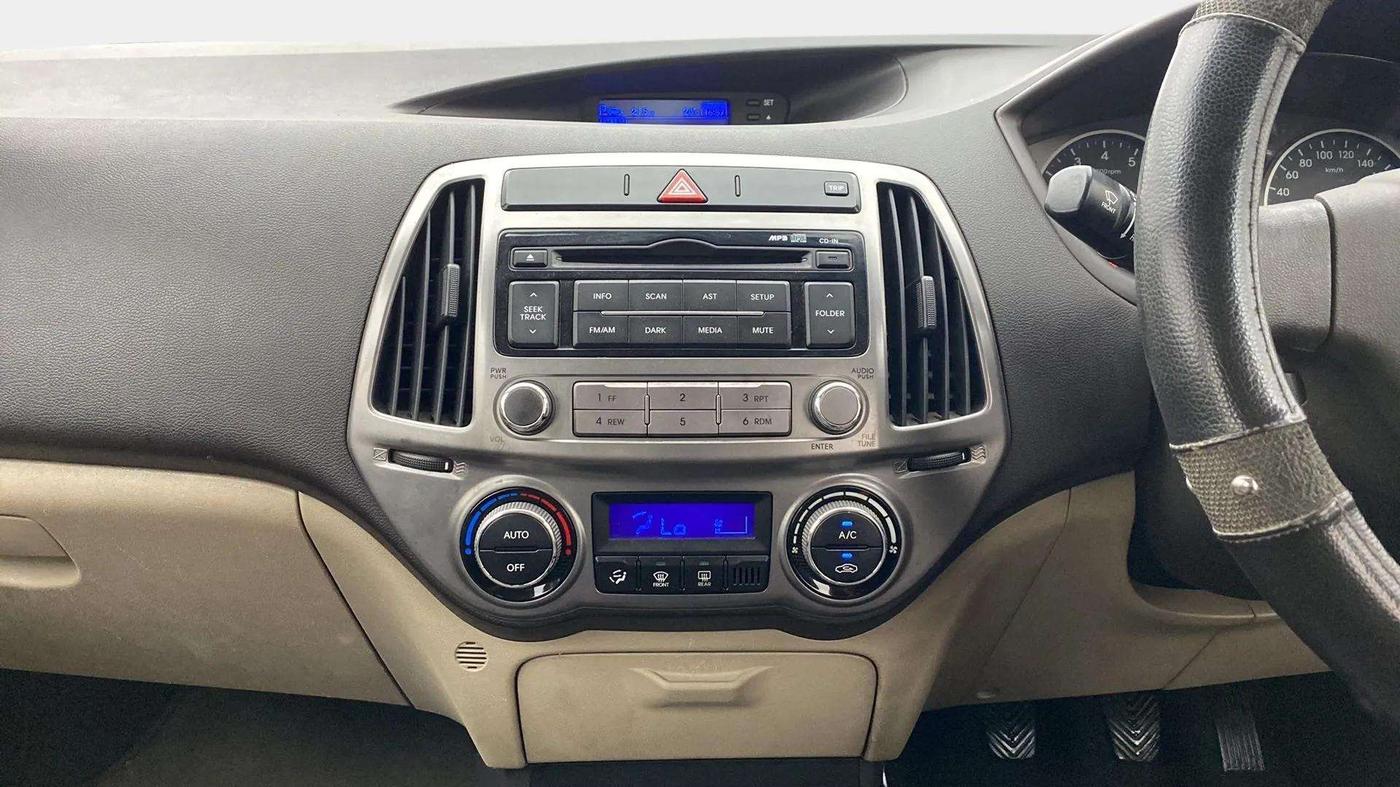 2013 Hyundai i20 MAGNA 1.2, Petrol, Manual, 60,511 km, Air Conditioner