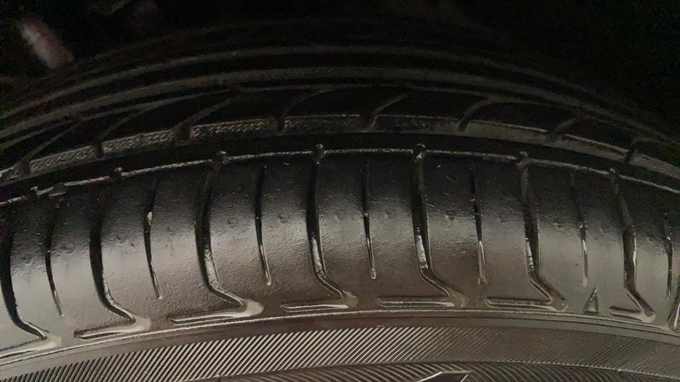 2014 Volkswagen Polo HIGHLINE1.2L, Petrol, Manual, 46,222 km, Left Front Tyre Tread