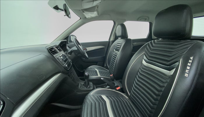 2018 Maruti Vitara Brezza ZDI, Diesel, Manual, 24,620 km, Right Side Front Door Cabin