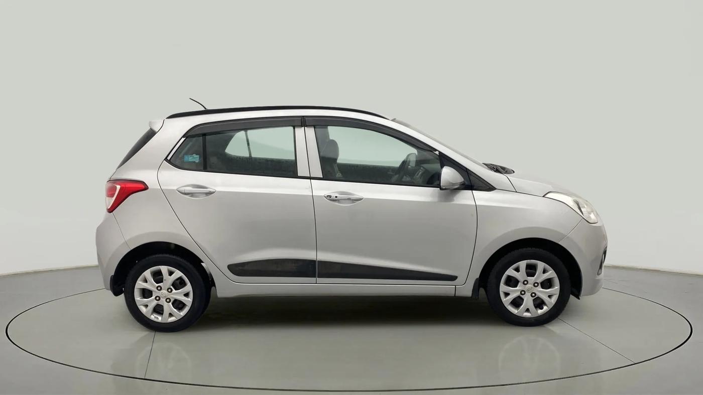 2014 Hyundai Grand i10 SPORTZ 1.1 CRDI, Diesel, Manual, 32,141 km, Right Side View