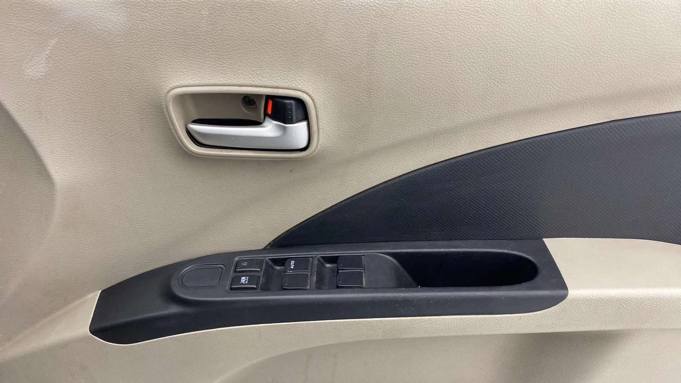 2016 Maruti Celerio VXI, Petrol, Manual, 59,614 km, Driver Side Door Panels Control