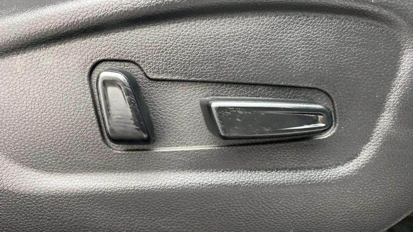 2020 KIA SELTOS GTX PLUS AT 1.5 DIESEL, Diesel, Automatic, 36,410 km, Driver Side Adjustment Panel