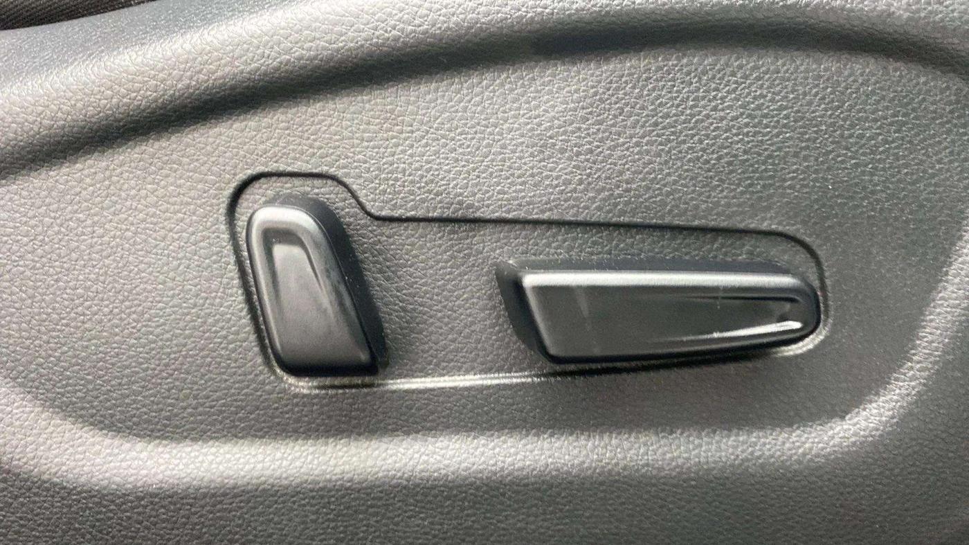 2022 KIA SELTOS GTX PLUS 1.4, Petrol, Manual, 27,106 km, Driver Side Adjustment Panel