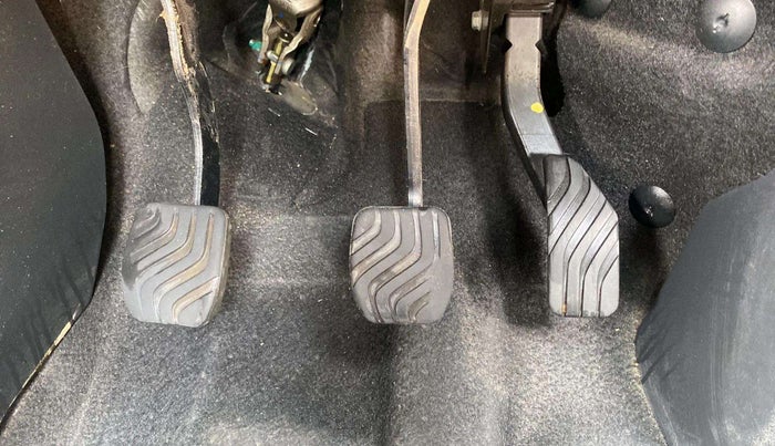 2021 Nissan MAGNITE XV MT, Petrol, Manual, 57,621 km, Pedals