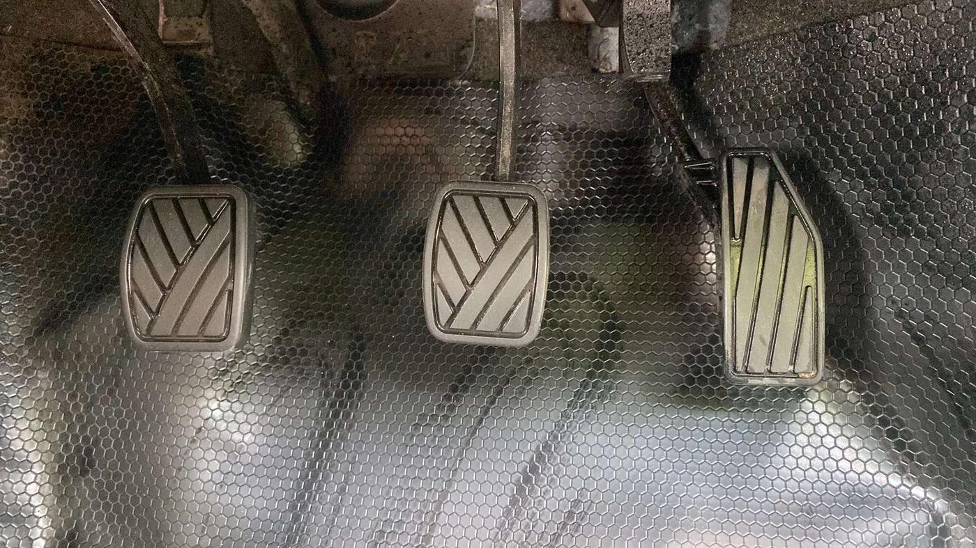 2022 Maruti Swift VXI, Petrol, Manual, 26,081 km, Pedals