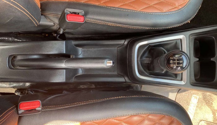 2022 Maruti Swift VXI, Petrol, Manual, 26,081 km, Gear Lever