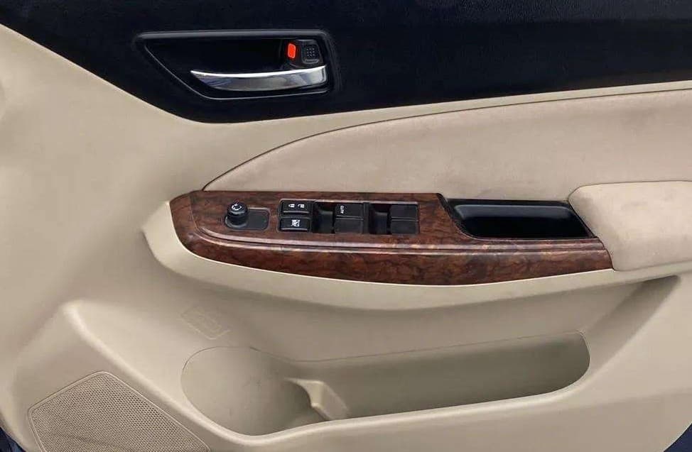 2018 Maruti Dzire VXI, Petrol, Manual, 74,904 km, Driver Side Door Panels Control