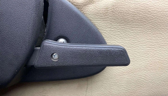 2016 Maruti Alto 800 LXI, Petrol, Manual, 39,480 km, Driver Side Adjustment Panel