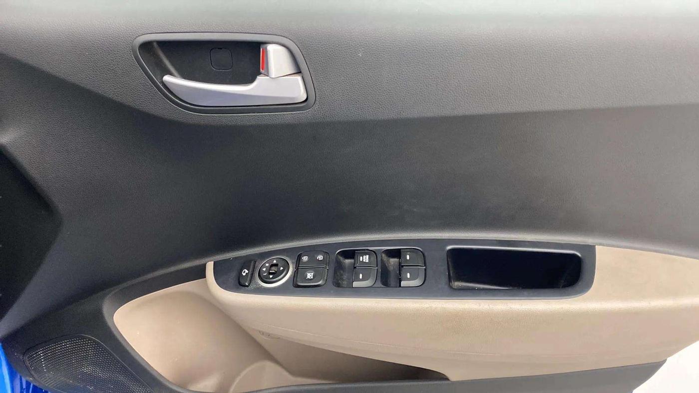 2019 Hyundai Grand i10 SPORTZ 1.2 KAPPA VTVT, Petrol, Manual, 22,830 km, Driver Side Door Panels Control