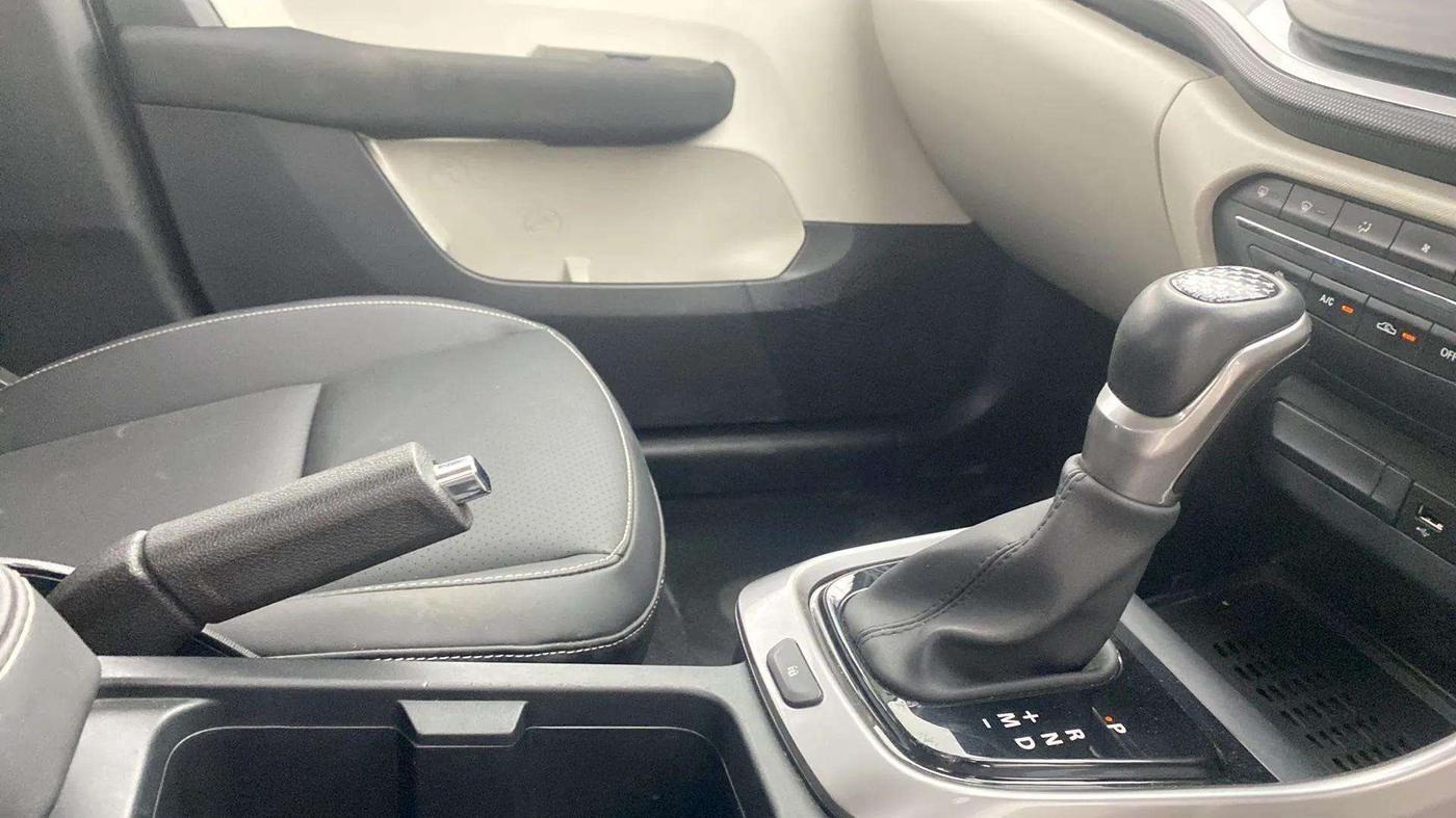 2023 Tata ALTROZ  XZ Plus (O) (S), Petrol, Manual, 5,555 km, Gear Lever