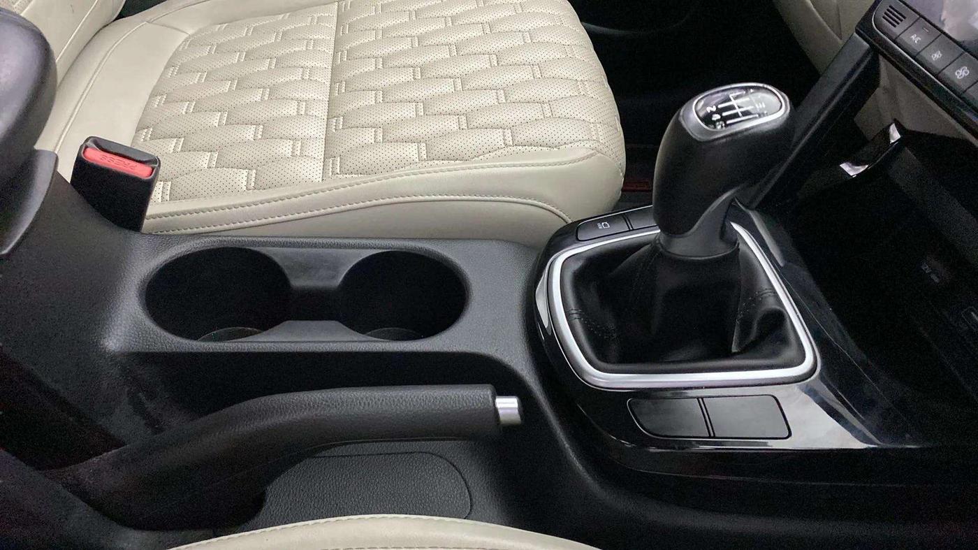 2020 KIA SELTOS HTX 1.5 PETROL, Petrol, Manual, 46,037 km, Gear Lever