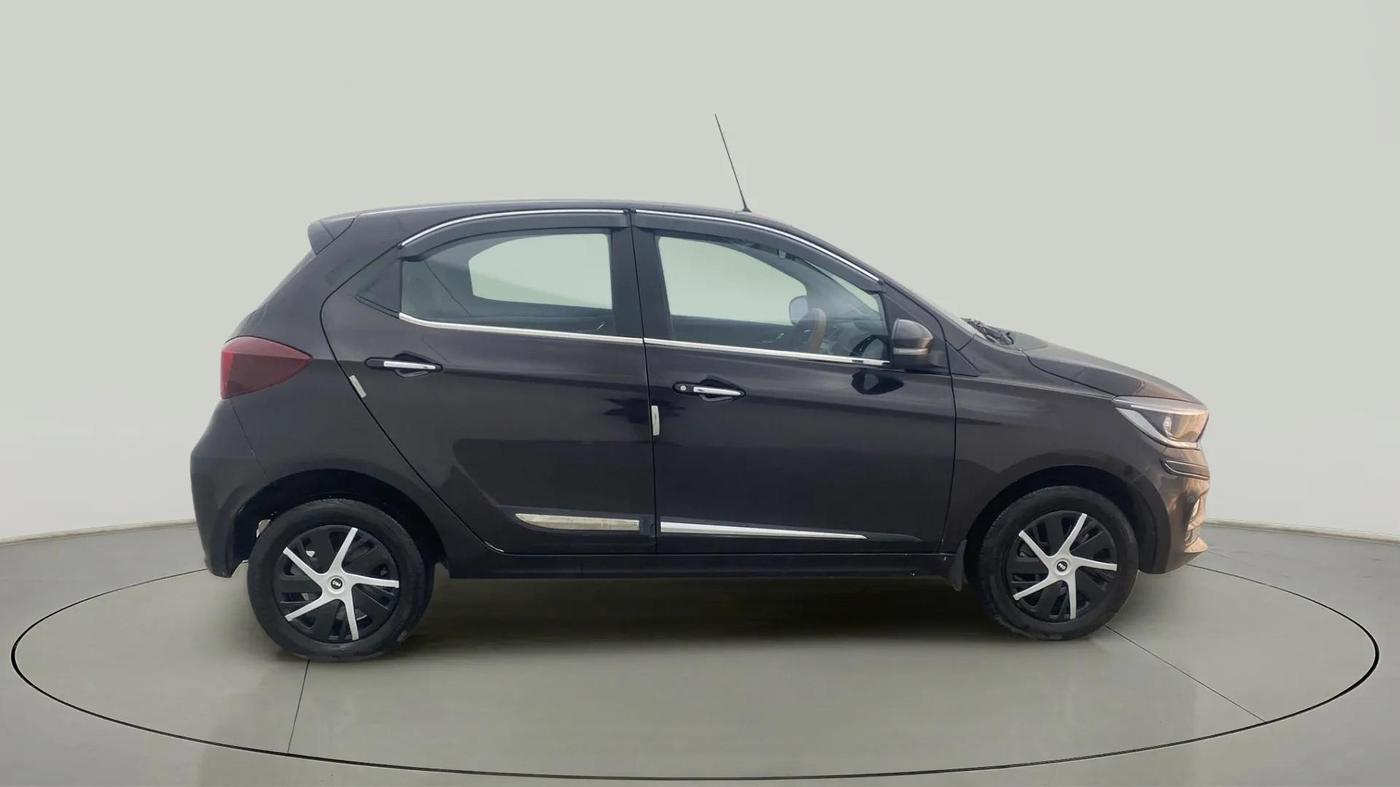 2022 Tata Tiago XZ PLUS CNG, CNG, Manual, 26,942 km, Right Side