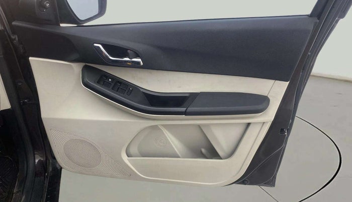 2022 Tata Tiago XZ PLUS CNG, CNG, Manual, 26,942 km, Driver Side Door Panels Control