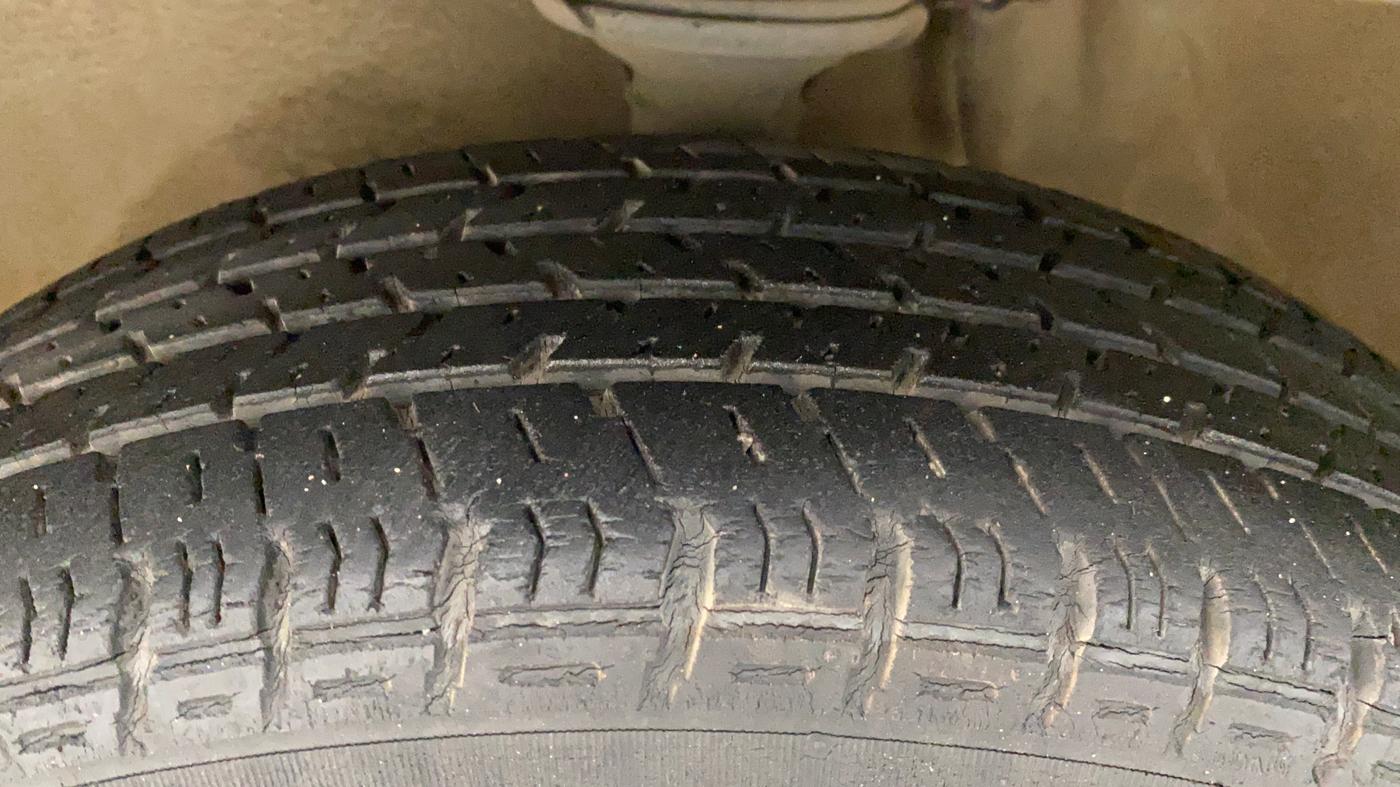 2010 Maruti Alto K10 VXI, Petrol, Manual, 52,403 km, Left Front Tyre Tread