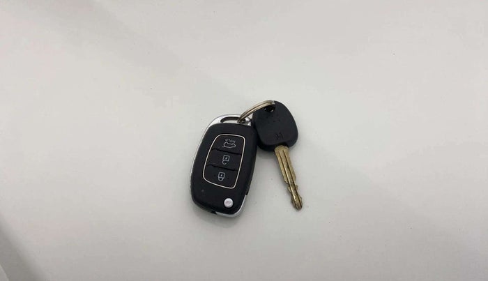 2019 Hyundai Elite i20 SPORTZ PLUS 1.2 DUAL TONE, Petrol, Manual, 5,513 km, Key Close Up
