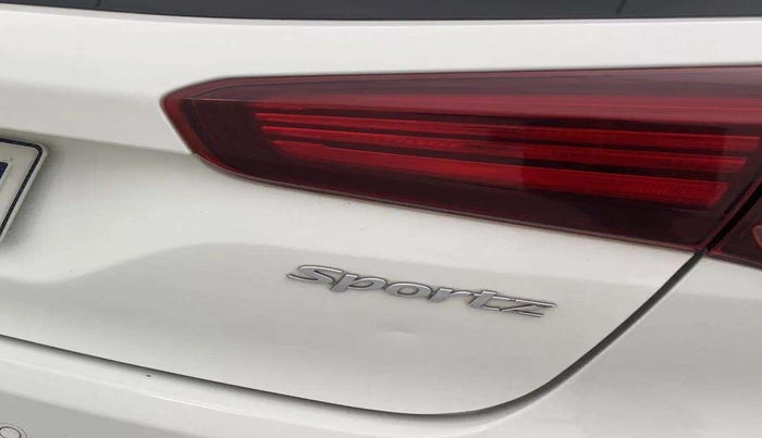2019 Hyundai Elite i20 SPORTZ PLUS 1.2 DUAL TONE, Petrol, Manual, 5,513 km, Dicky (Boot door) - Slightly dented