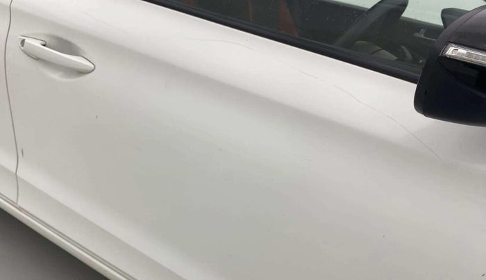 2019 Hyundai Elite i20 SPORTZ PLUS 1.2 DUAL TONE, Petrol, Manual, 5,513 km, Driver-side door - Minor scratches