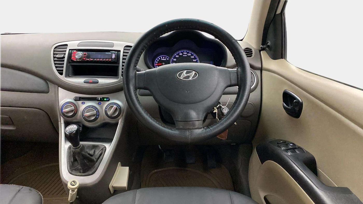 2014 Hyundai i10 MAGNA 1.1, Petrol, Manual, 41,215 km, Steering Wheel Close Up