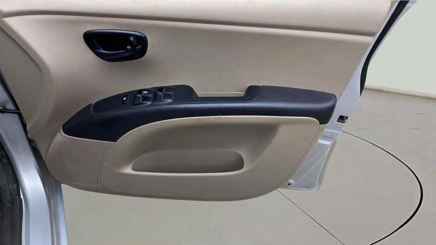 2014 Hyundai i10 MAGNA 1.1, Petrol, Manual, 41,215 km, Driver Side Door Panels Control