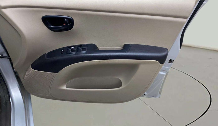 2014 Hyundai i10 MAGNA 1.1, Petrol, Manual, 41,215 km, Driver Side Door Panels Control
