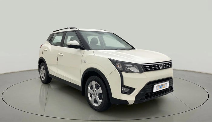 2022 Mahindra XUV300 W6 1.5 DIESEL AMT, Diesel, Automatic, 29,118 km, SRP