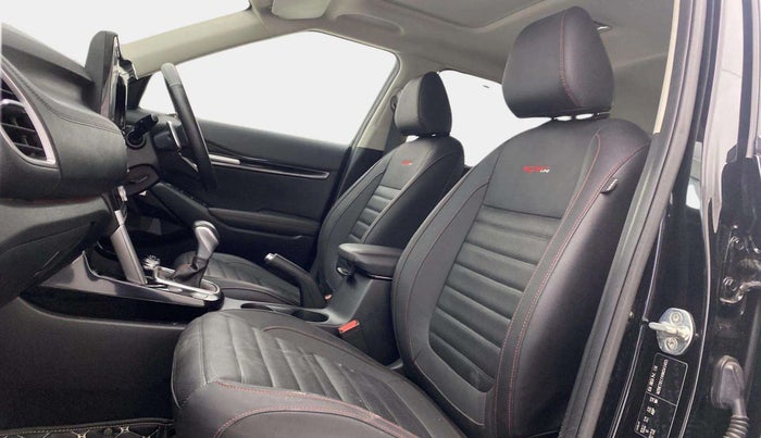 2022 KIA SELTOS GTX PLUS DCT 1.4 PETROL, Petrol, Automatic, 31,557 km, Right Side Front Door Cabin