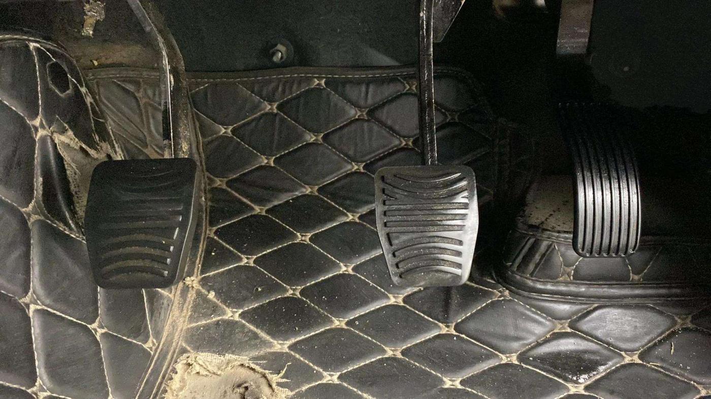 2022 Mahindra Thar LX HT PETROL 4WD MT, Petrol, Manual, 46,635 km, Pedals