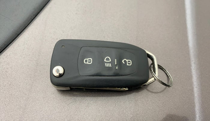 2018 Tata Tiago XZ PETROL, Petrol, Manual, 75,228 km, Key Close Up