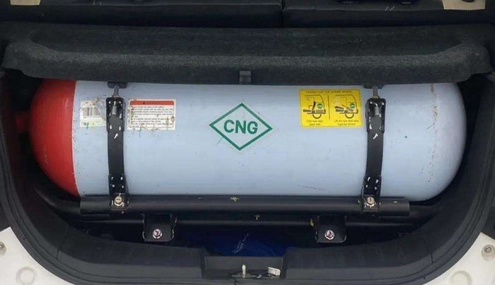 2017 Maruti Wagon R 1.0 LXI CNG, CNG, Manual, 57,643 km, Boot Inside