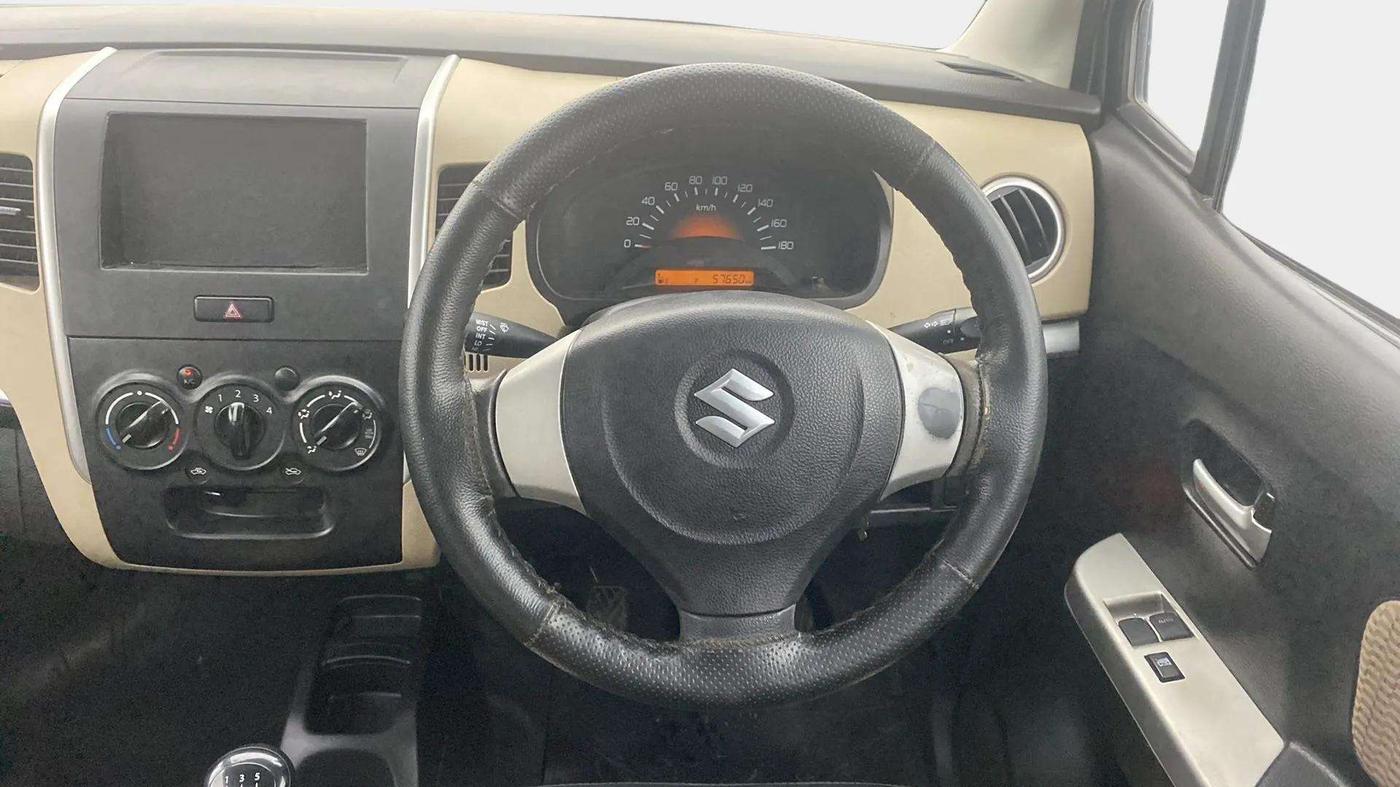 2017 Maruti Wagon R 1.0 LXI CNG, CNG, Manual, 57,643 km, Steering Wheel Close Up