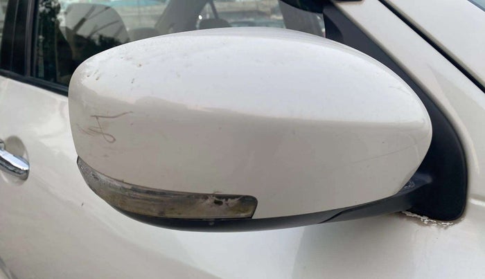 2017 Maruti Dzire VXI, Petrol, Manual, 19,529 km, Right rear-view mirror - Indicator light has minor damage