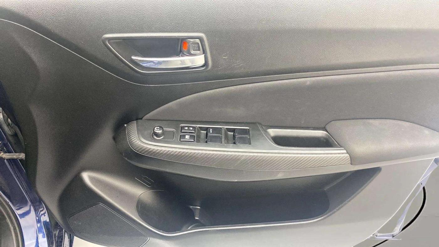 2020 Maruti Swift VXI AMT, Petrol, Automatic, 37,698 km, Driver Side Door Panels Control