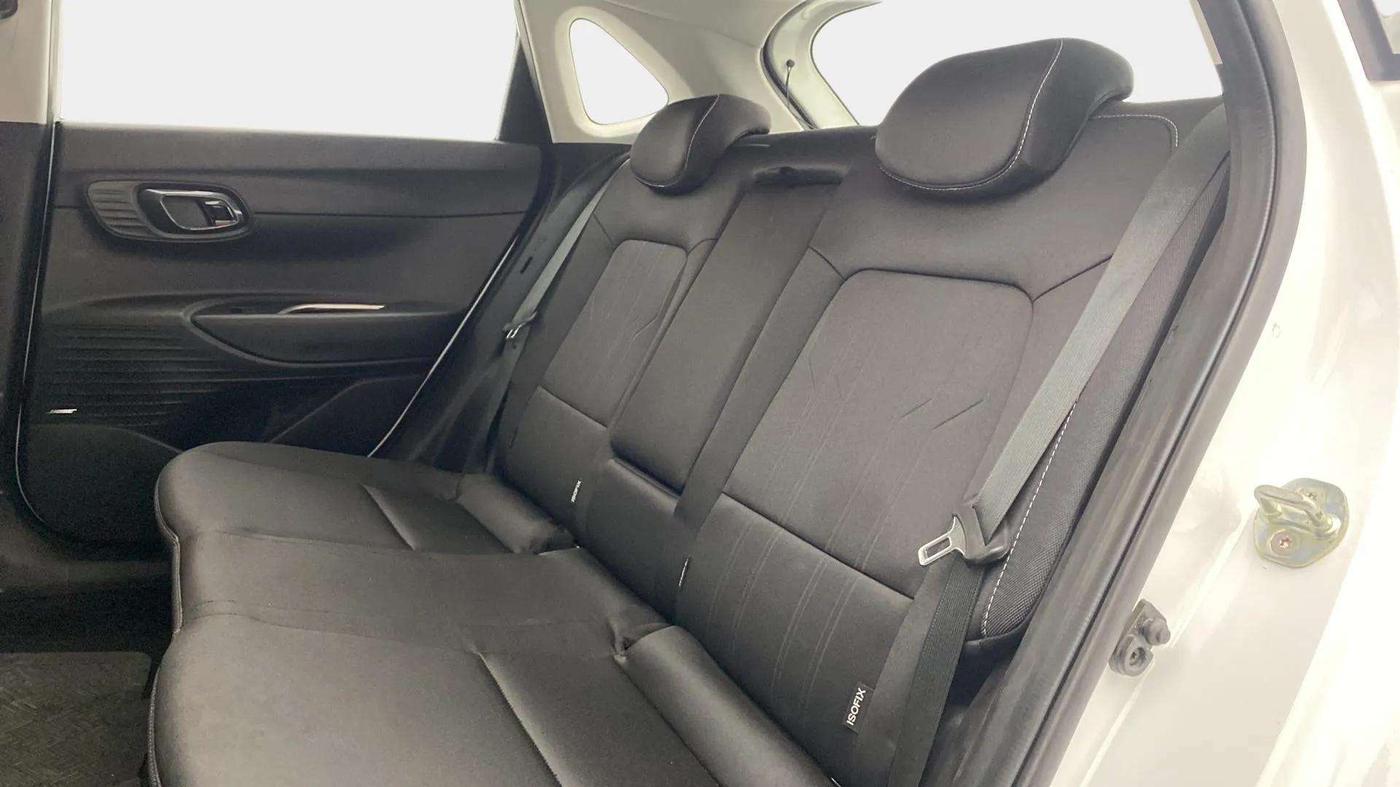 2022 Hyundai NEW I20 ASTA (O) 1.2 MT, Petrol, Manual, 6,455 km, Right Side Rear Door Cabin